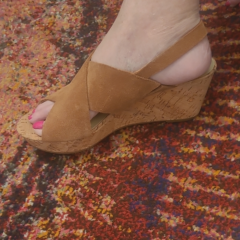 Isaac Mizrahi Brown Suede Wedge Sandals